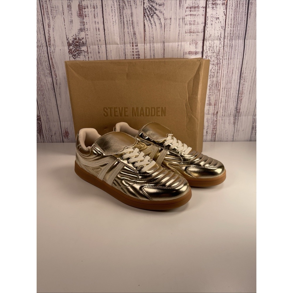 Woman's Fashion Sneakers Steve Madden Madrid Sneaker 8.5